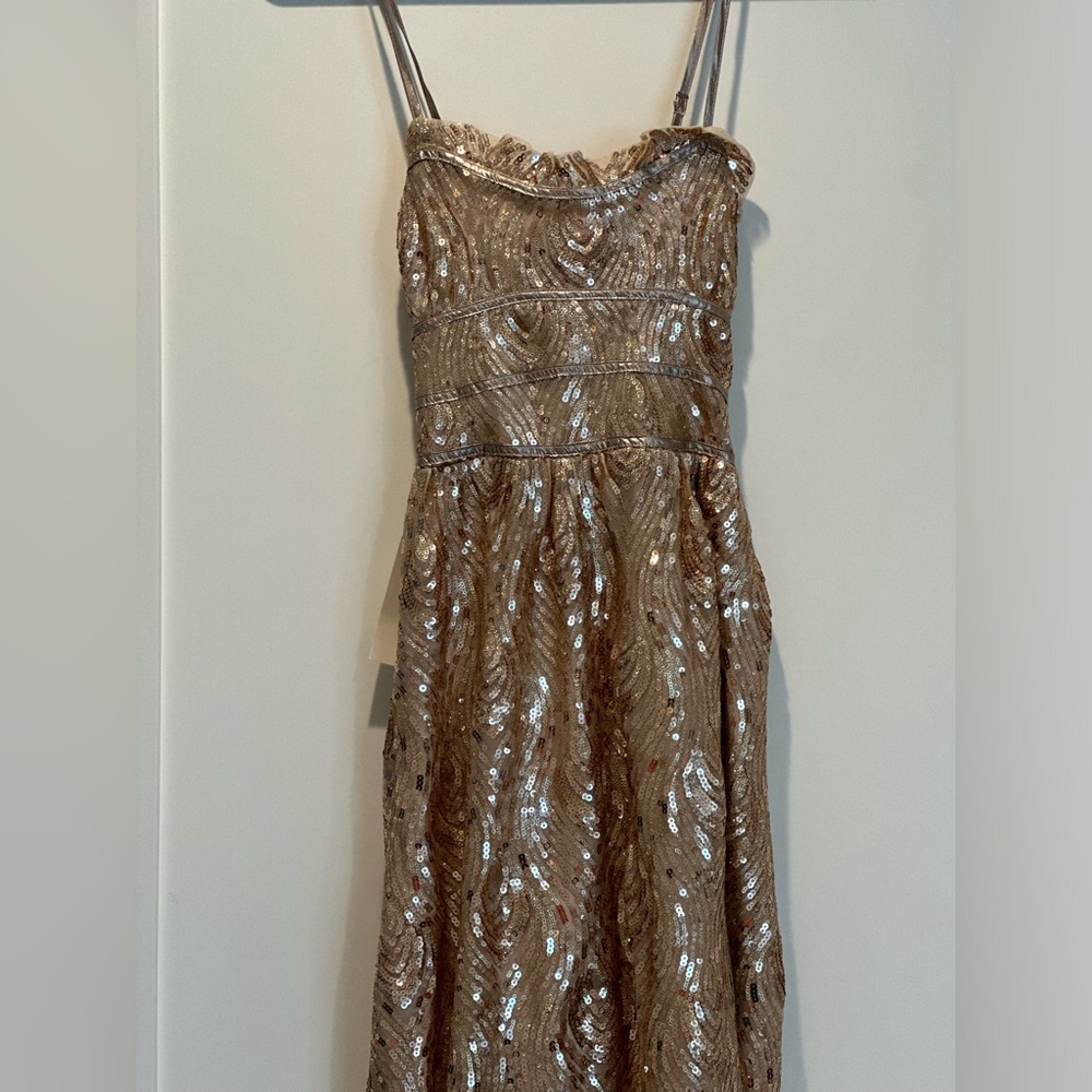 Beautiful rose gold Böhme sequin strappy dress with ruffle size small